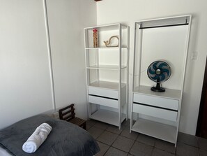 ベーシック アパートメント | 2 室のベッドルーム、WiFi (無料)