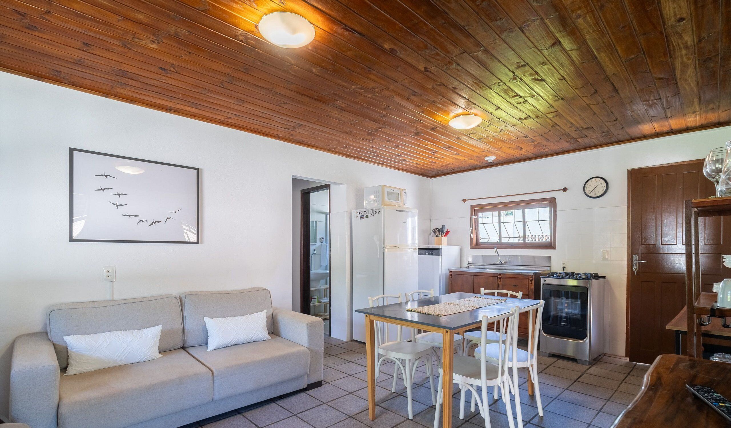 Basic Apartment | Living area