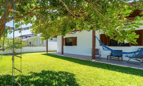 House w/ 2 Bedrooms 650 m From the Beach Adu0440