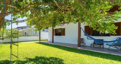 House w/ 2 Bedrooms 650 m From the Beach Adu0440