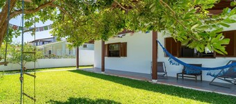 House w/ 2 Bedrooms 650 m From the Beach Adu0440