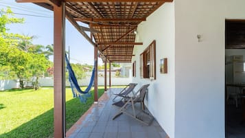 Basic Apartment | Terrace/patio