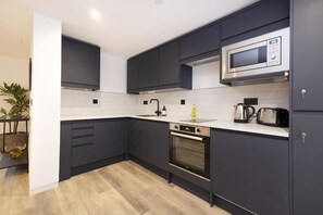 Fridge, microwave, dishwasher, toaster - Argyl | Abbey Gate: Studio 3 (Edinburgh)