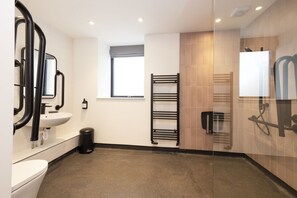 Towels, shampoo, toilet paper - Argyl | Abbey Gate: Studio 3 (Edinburgh)