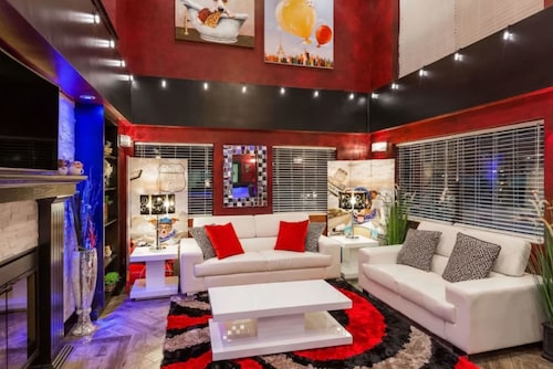 Coratel Inn and Suites By Jasper Wichita North -Deluxe 1 King Bed NS