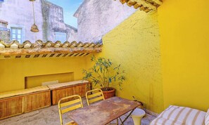 Outdoor dining - Maison de Caractère | In the heart of Lourmarin (Lourmarin)