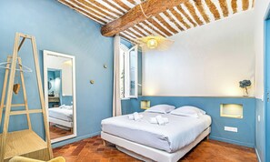 Iron/ironing board, travel cot, WiFi, bed sheets - Maison de Caractère | In the heart of Lourmarin (Lourmarin)