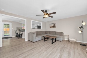 Älytelevisio, videopelejä, kirjoja