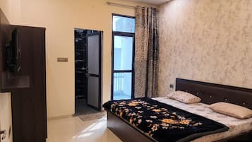 Deluxe Double Room | Free WiFi