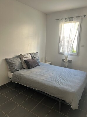 Strygejern/strygebræt, Wi-Fi, sengetøj