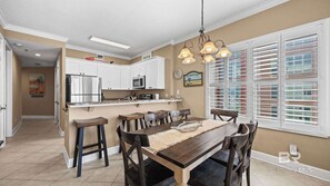 Dining - **New Listing** Island Royale Beach Front Penthouse on 15th Floor (Gulf Shores)