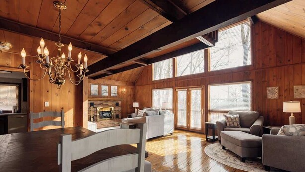 Interior - Sanctuary Co Private Forest Chalet Near Town (Johnson City)