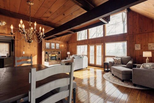 Sanctuary Co Private Forest Chalet Near Town