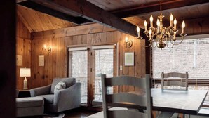 Dining - Sanctuary Co Private Forest Chalet Near Town (Johnson City)