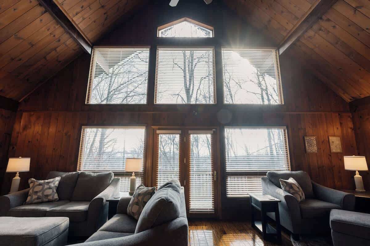 TV, fireplace, offices