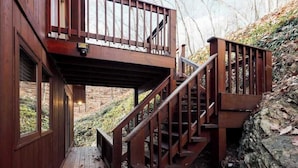 Property grounds - Sanctuary Co Private Forest Chalet Near Town (Johnson City)