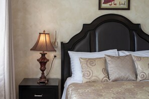 Deluxe Double Room, City View | In-room safe, iron/ironing board, free WiFi - Queen Mary Luxury Rooms Split (Split)