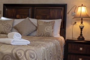 Deluxe Double Room, City View | In-room safe, iron/ironing board, free WiFi - Queen Mary Luxury Rooms Split (Split)