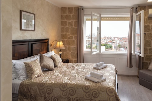 Queen Mary Luxury Rooms Split