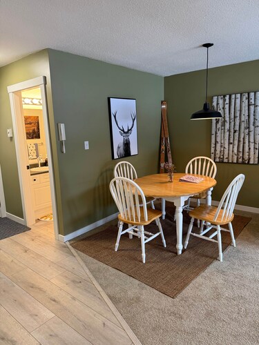 Drive Up Condo - Walk to Mount Washington