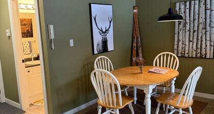 Drive Up Condo - Walk to Mount Washington