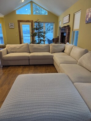 Smart TV, fireplace, table tennis, books