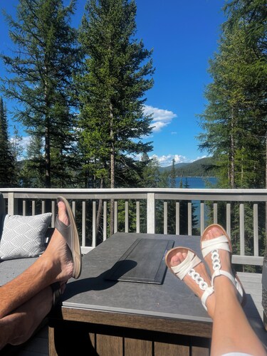 Cottonwood Cottage—Lakefront on Ashley Lake Montana with Dock! Kalispell-Glacier