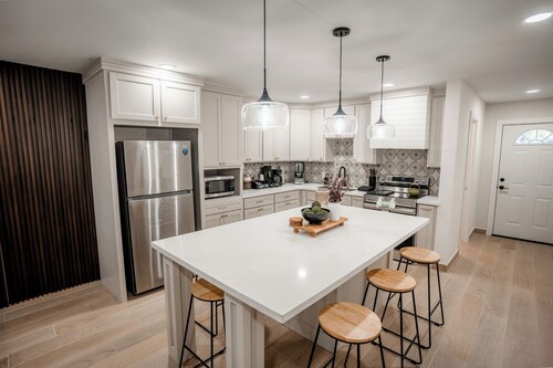 Modern 4BR Retreat-Near McAllen Convention Center