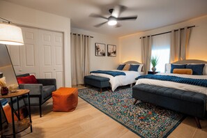 Iron/ironing board, free WiFi, bed sheets - Modern 4BR Retreat-Near McAllen Convention Center (McAllen)