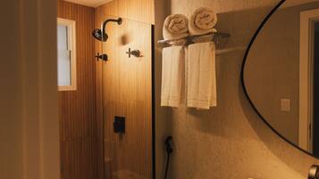 Luxury Room | Bathroom