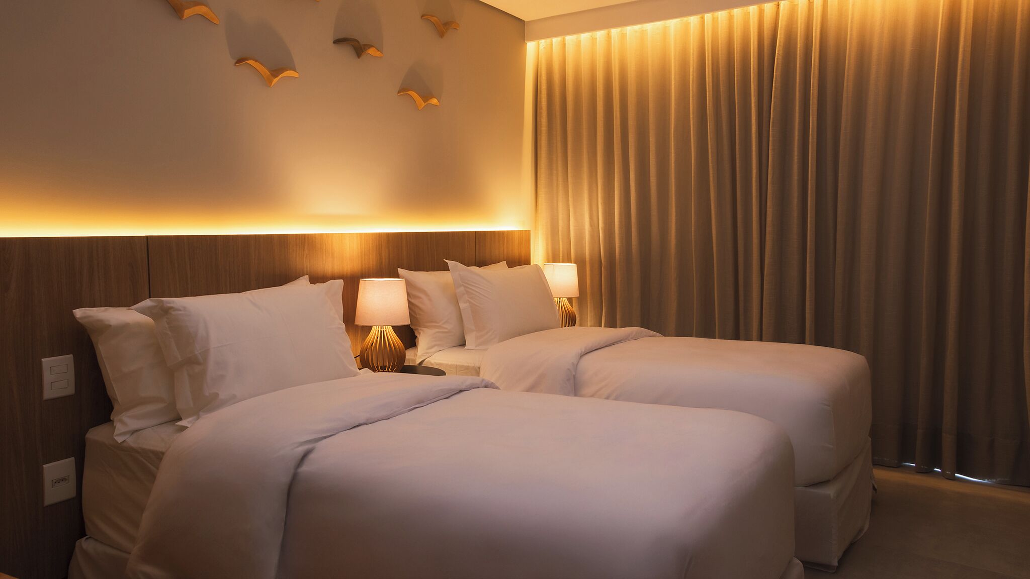 Chambre Double Deluxe, vue jardin | Coffres-forts dans les chambres, fer et planche à repasser