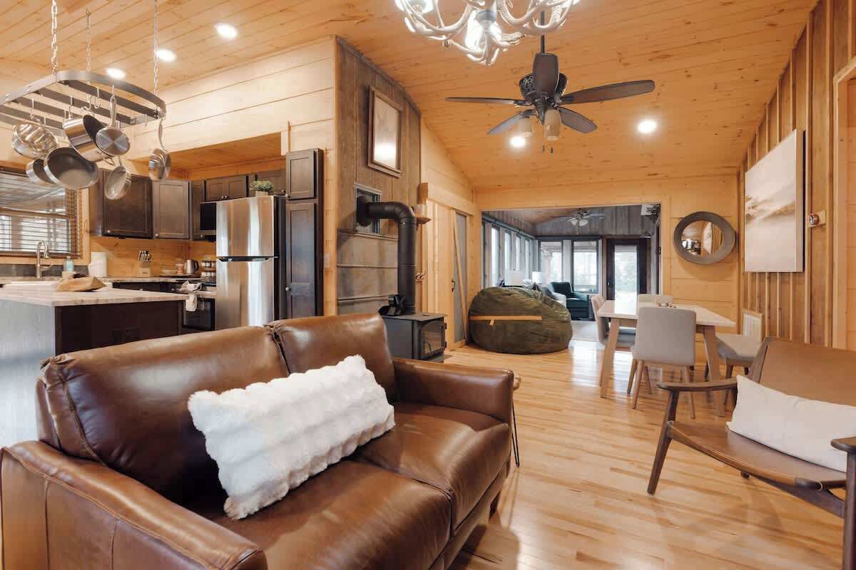 TV, fireplace, offices