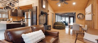 Sanctuary Co Sauna, Hot Tub & Lake Access