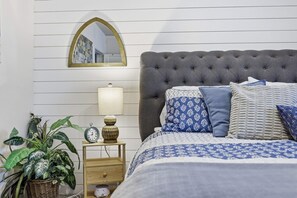 Room - 1940s 3-bedroom remodeled farmhouse in historical Springerville AZ (Springerville)