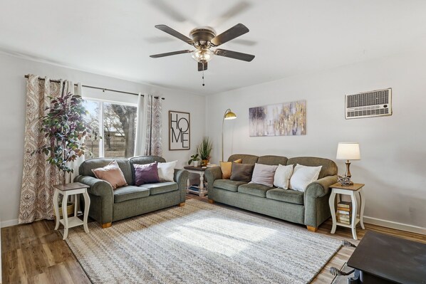 Living area - 1940s 3-bedroom remodeled farmhouse in historical Springerville AZ (Springerville)