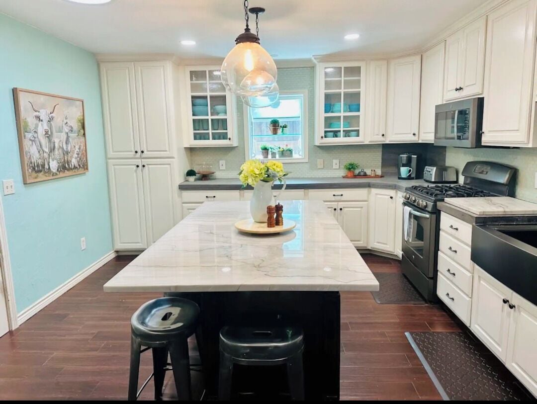 Micro-ondes, four, plaque de cuisson, lave-vaisselle