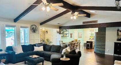 You've found the perfect place for your gathering with friends or family.