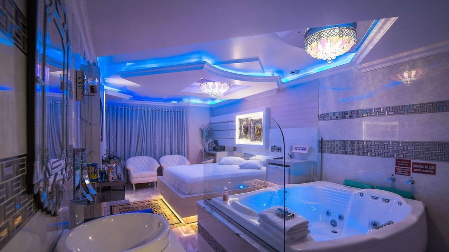 GOLDEN MOTEL