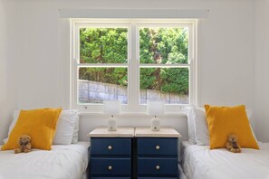 Travel cot, WiFi, bed sheets - Grandview Escape Quiet Comfort near Beach and Cafs (Mona Vale)