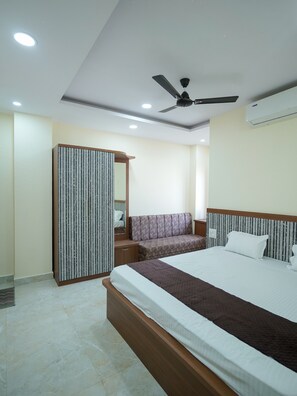 Deluxe Room - Hotel Amogh Palace (Bhopal)