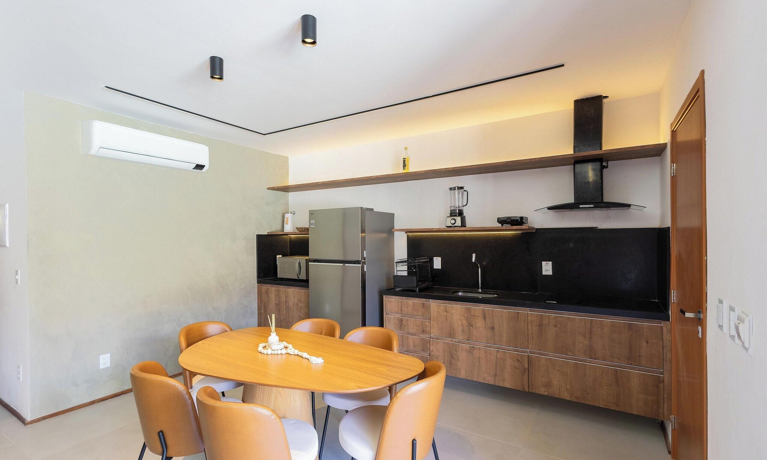 Basic Apartment | Dining