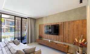 Basic-Apartment | Wohnbereich | 32-Zoll-Smart-TV mit Digitalempfang