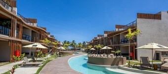 Apartments in Condo With Pool in Front of the Beach - NVB