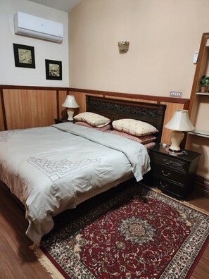 Habitación doble Deluxe, vista a la marina | Insonorización, tabla de planchar con plancha y wifi gratis 