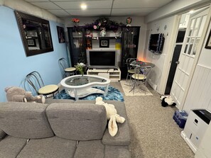 Living area - Cozy 2-bedroom apartment in amazing Longueuil (Longueuil)