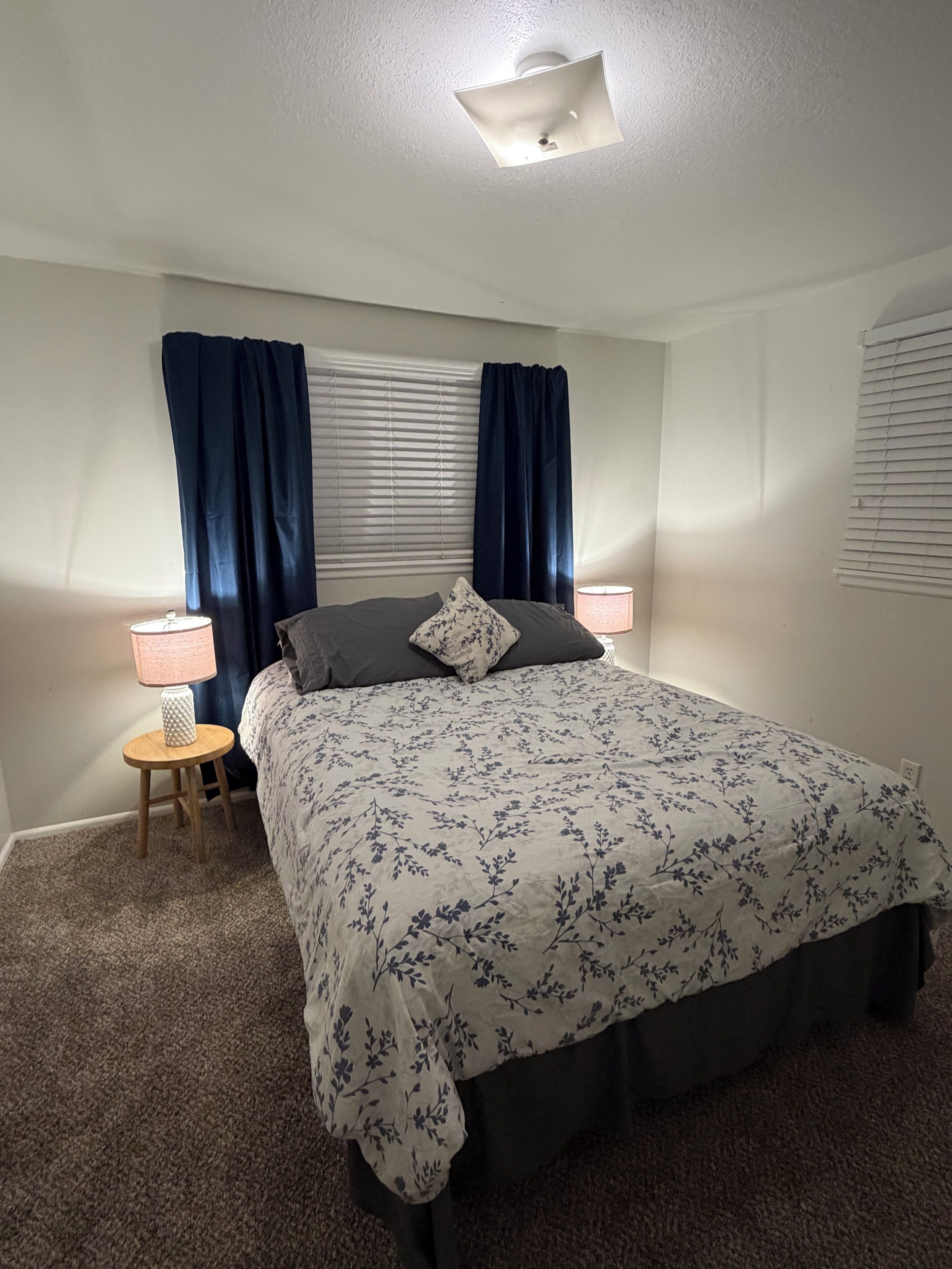 熨斗/熨衣板、免费 WiFi、床单