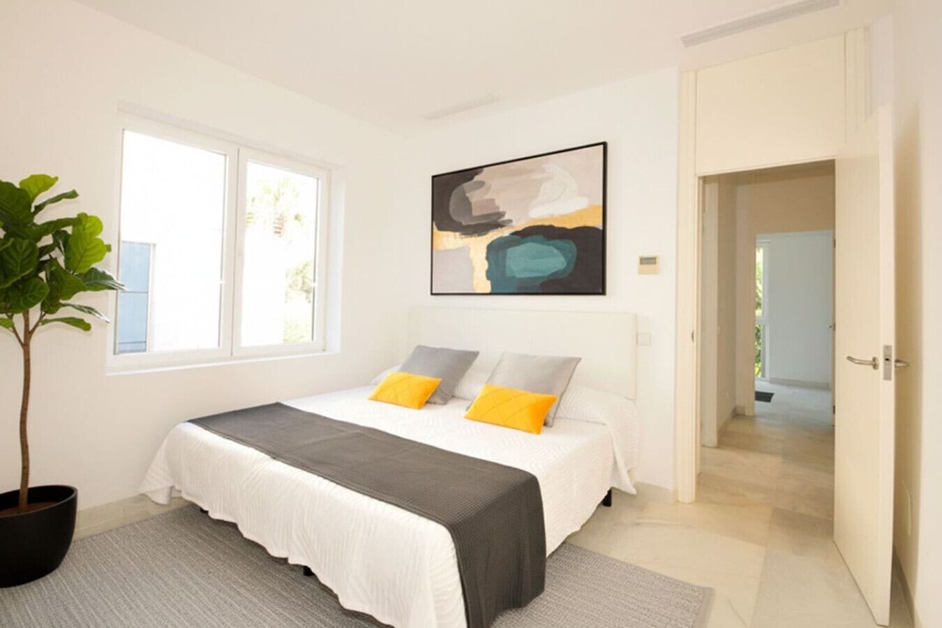 6 bedrooms, desk, WiFi