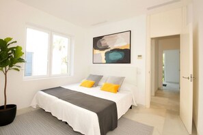 6 bedrooms, desk, WiFi