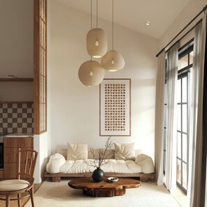 Căn hộ có thiết kế đặc trưng, có phòng tắm riêng | Khu phòng khách | Smart TV 45-inch có truyền hình kỹ thuật số, lò sưởi, máy chơi game 