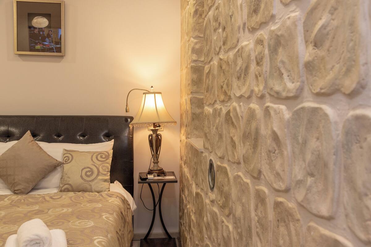 Standard Double Room, Courtyard View | In-room safe, iron/ironing board (on request), WiFi (free)
